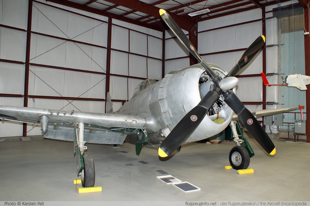 Republic P-47D Thunderbolt  NX3152D 399-55885 Yanks Air Museum Chino, CA 2012-06-12 � Karsten Palt, ID 6322